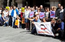 Concentració de treballadors i treballadores davant de l'Ajuntament Concentració de treballadors i treballadores davant de l'Ajuntament